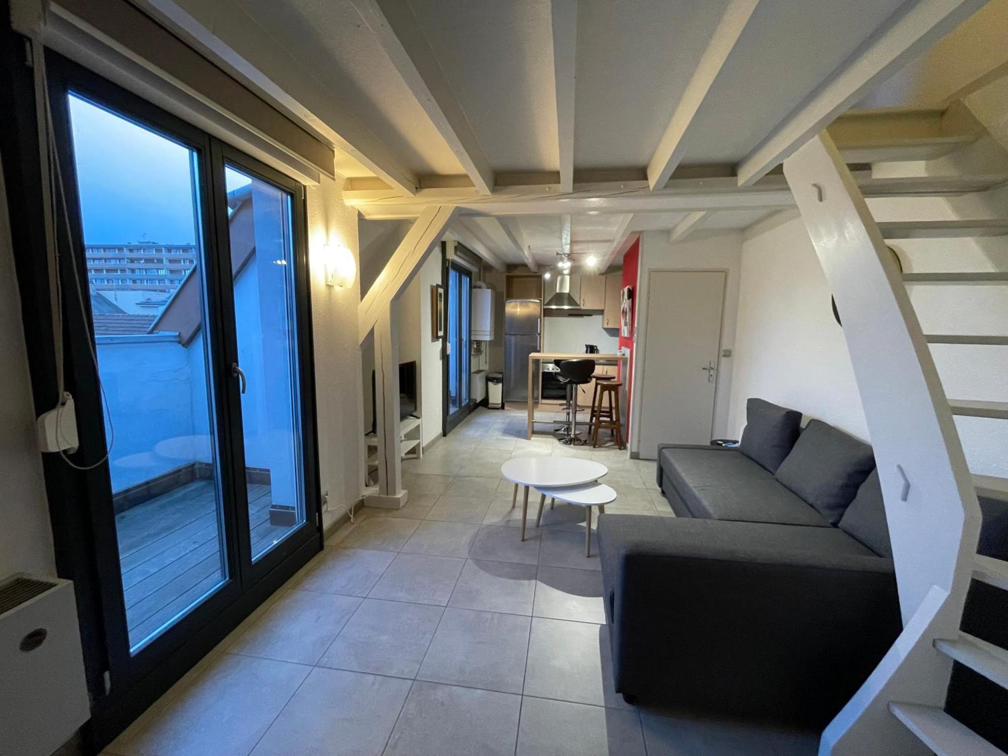 Fathala - Appartement Lumineux En Dernier Etage - Face A La Gare Routiere Sarrebourg Ngoại thất bức ảnh