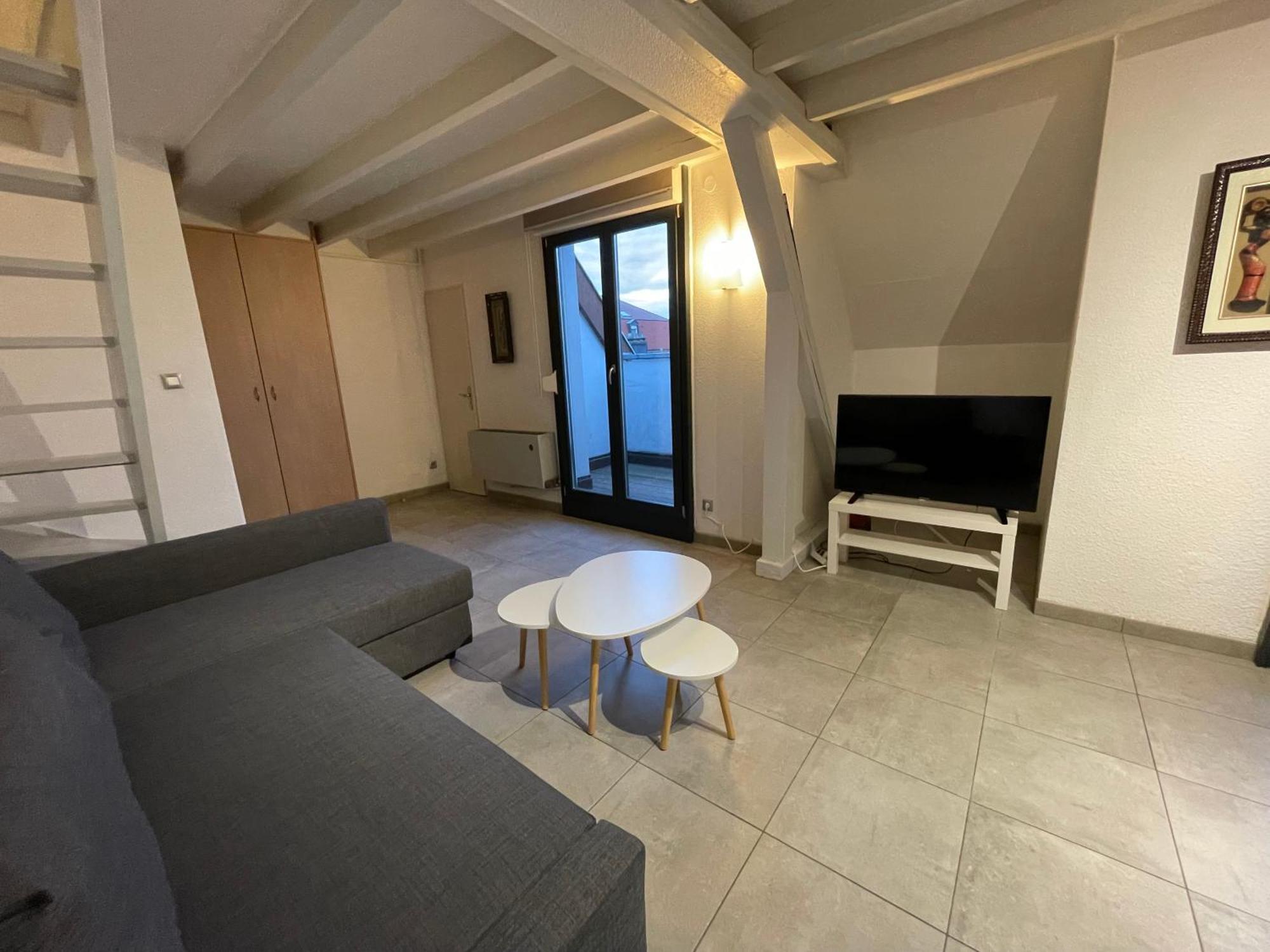 Fathala - Appartement Lumineux En Dernier Etage - Face A La Gare Routiere Sarrebourg Ngoại thất bức ảnh