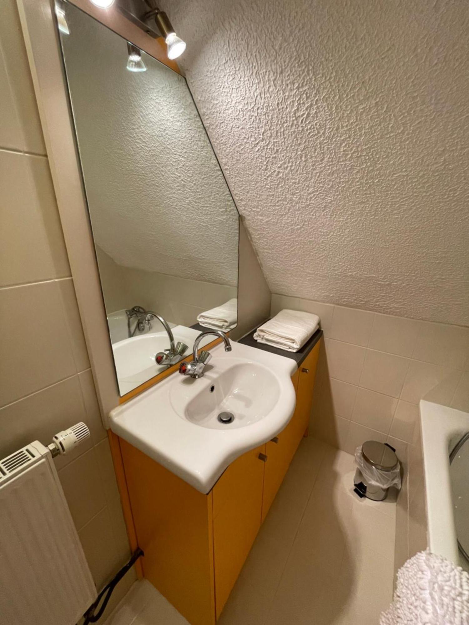Fathala - Appartement Lumineux En Dernier Etage - Face A La Gare Routiere Sarrebourg Ngoại thất bức ảnh